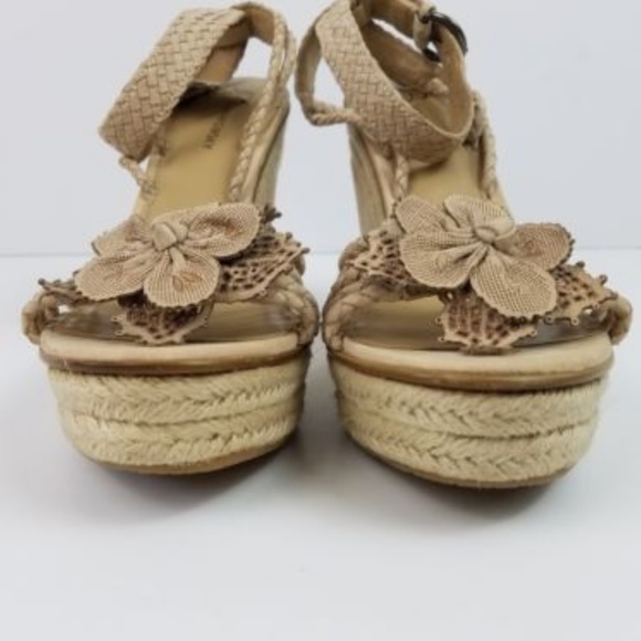 B Makowsky Leather Strappy Wedge Heel Sandals - Picture 6 of 8